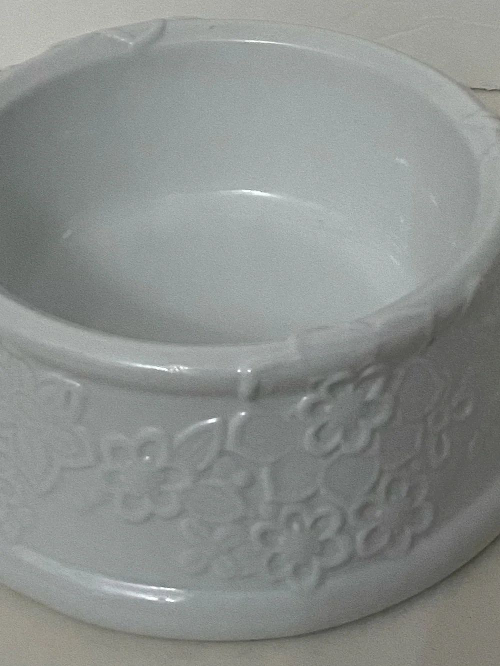 Oscar de la RENTA White Floral Embossed Ceramic Pet Dog Cat Bowl